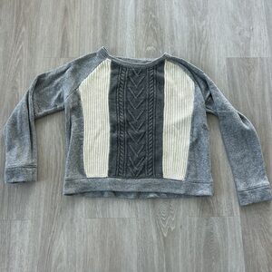 Womens cable Knit sweatshirt Large gray & ivory relaxed fit casual comfort